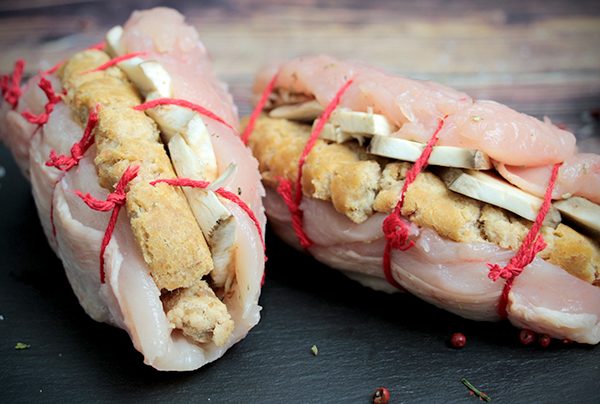 Peito de Frango recheado com alheira e cogumelos