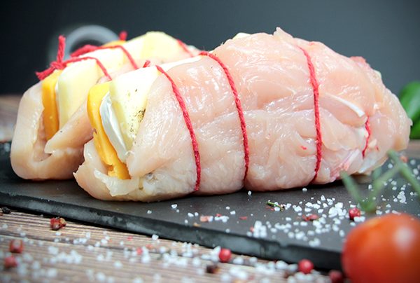 Peito de Frango recheado com 3 queijos