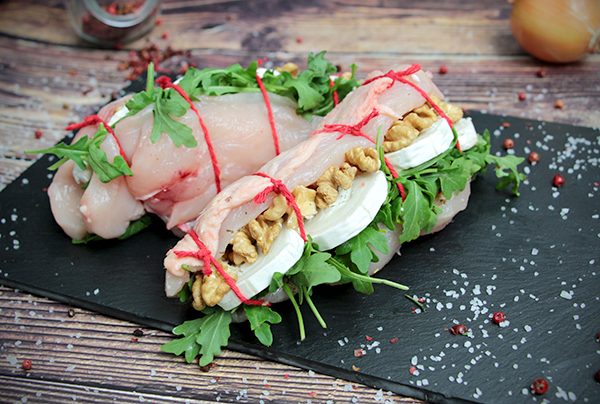 Peito de Frango recheado com queijo, rúcula e nozes·      