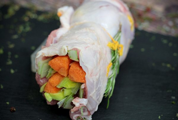 Peito de  Borrego com cenoura e alho francês.