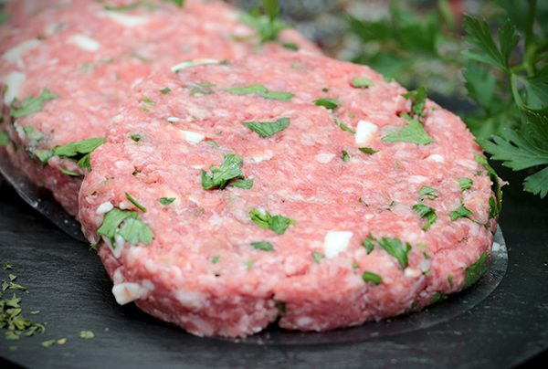 Hambúrguer de Novilho com bacon,queijo e coentros
