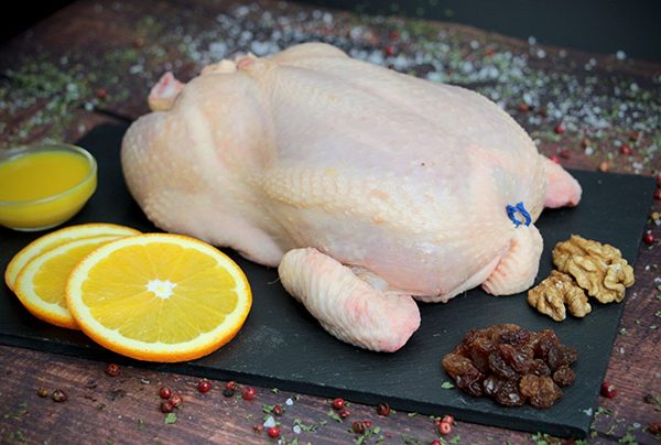Frango recheado com carne picada e nozes